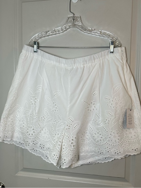 Eloquii Pants - NEW ELOQUII Cotton White Pleated Eyelet Beachy Coastal Shorts, Size 20